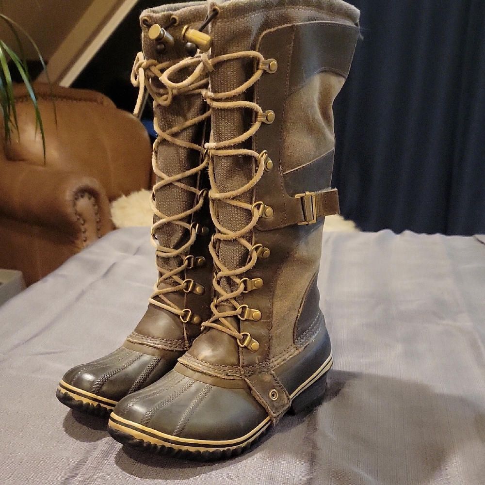 Sorel Women's Brown Lace-Up Winter Boots